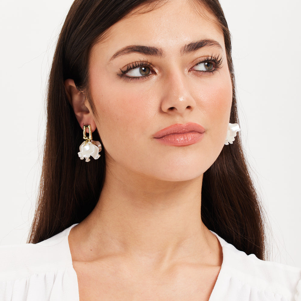 
                  
                    Liquorish White Shell Flower Petal  Drop Style Earrings
                  
                