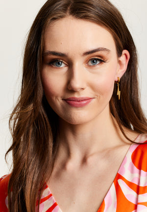 Liquorish Lightning Flash Earring In Gold