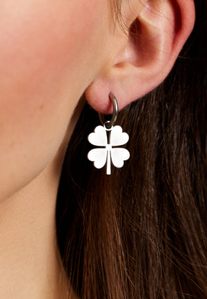 Liquorish Lucky Clover Earrings In Silver