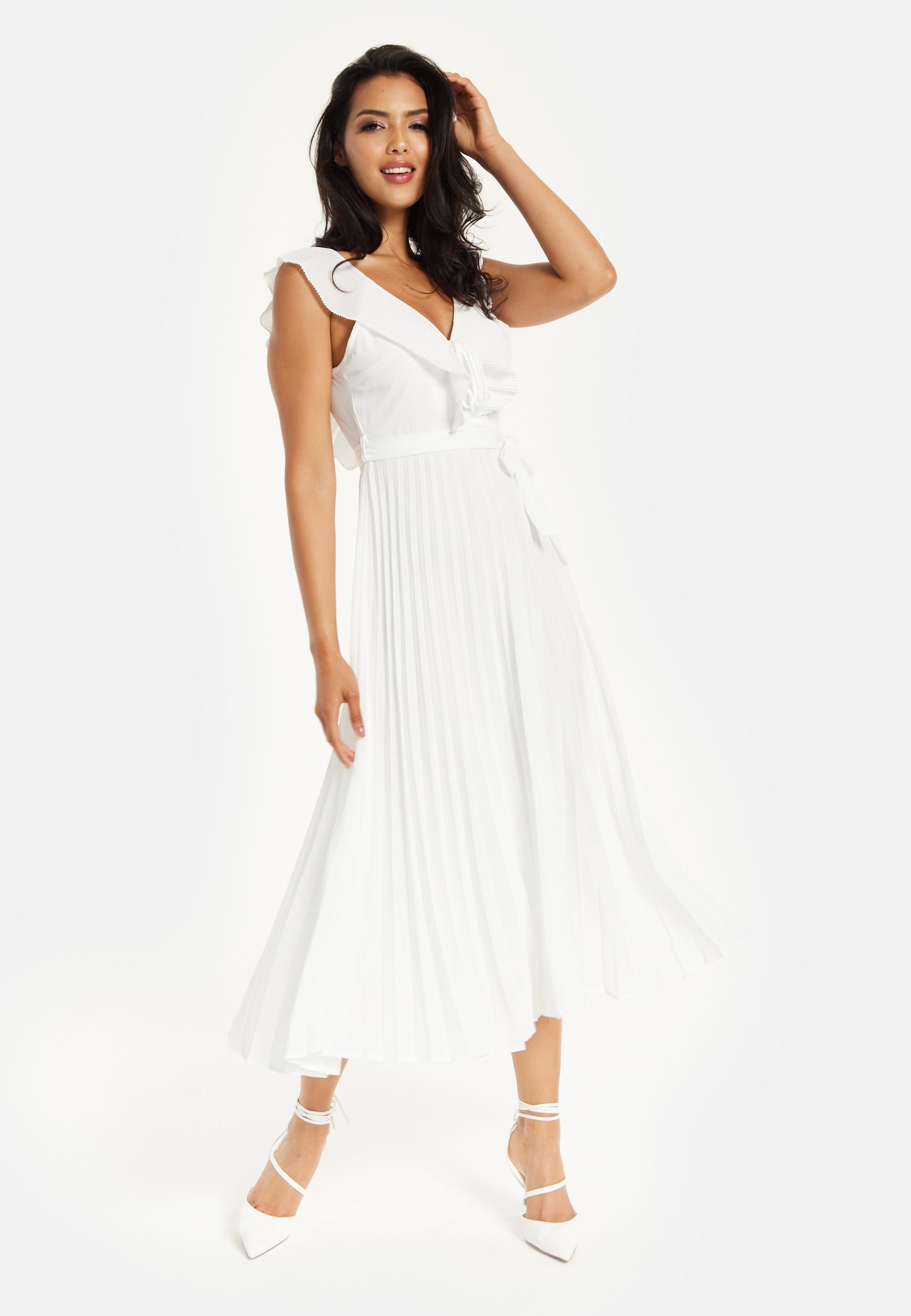 
                  
                    Liquorish Frilled V Neck Sleeveless Pleated Maxi Dress In White
                  
                