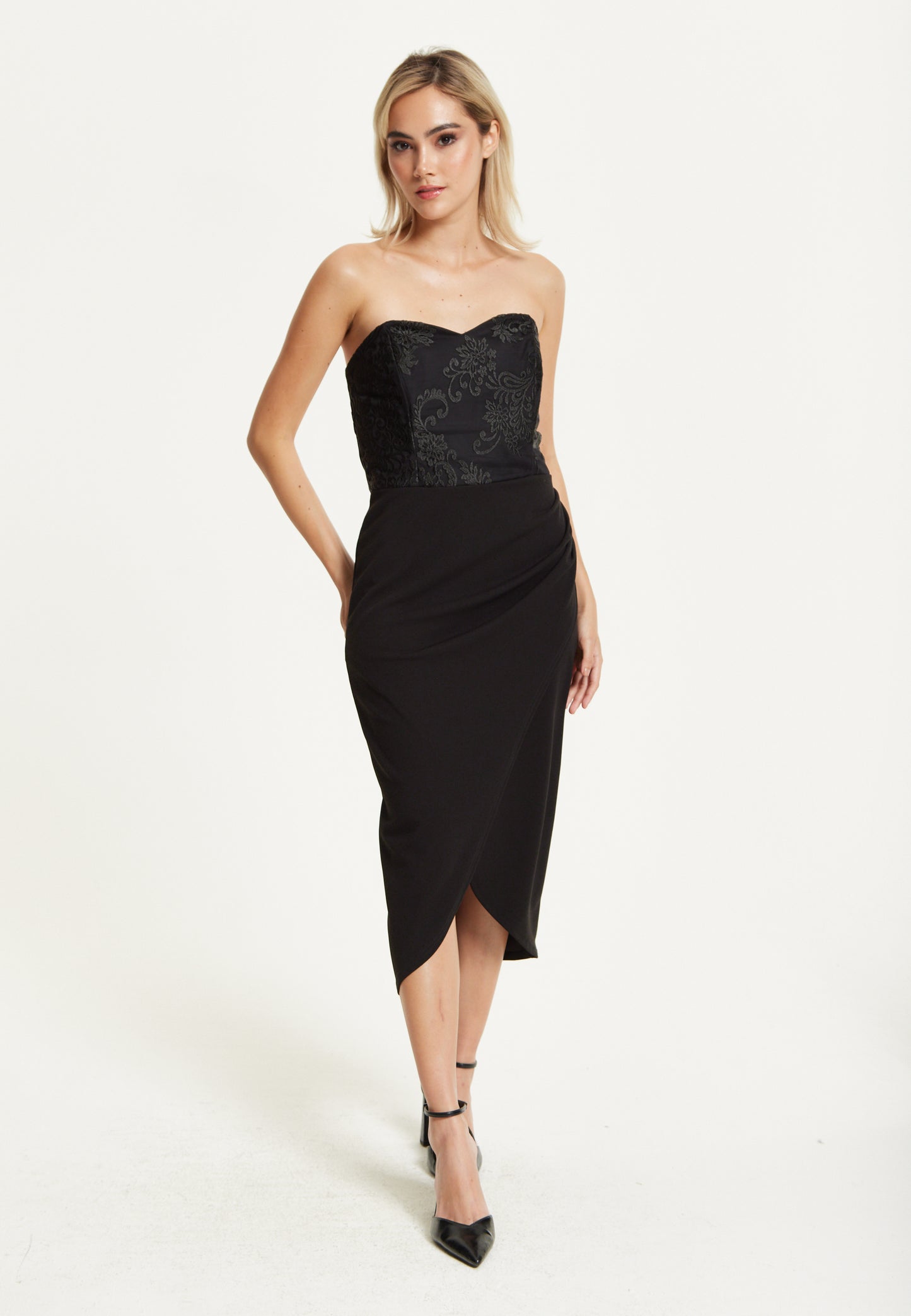 
                  
                    Strapless Black Midi Dress
                  
                