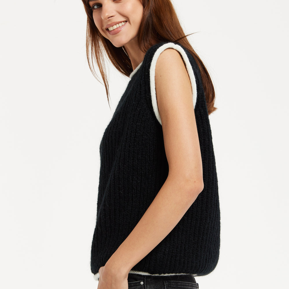 
                  
                    Liquorish Super Soft Sleeveless Ribbed Knit Sweater Vest - Black&White
                  
                