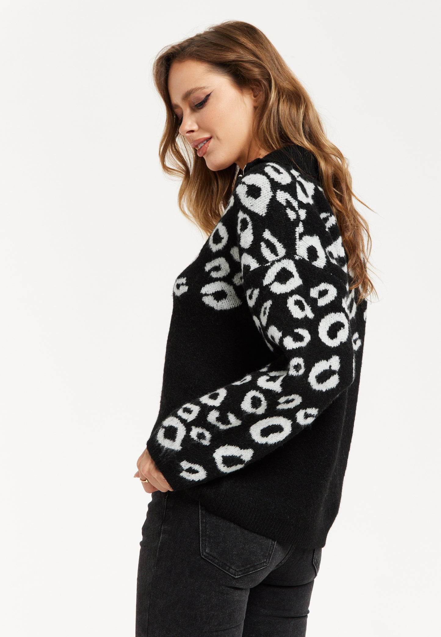 
                  
                    Women's Jumper with Long Sleeves and Front Zip, Black and White Jacquard Animal Pattern, by Liquorish
                  
                