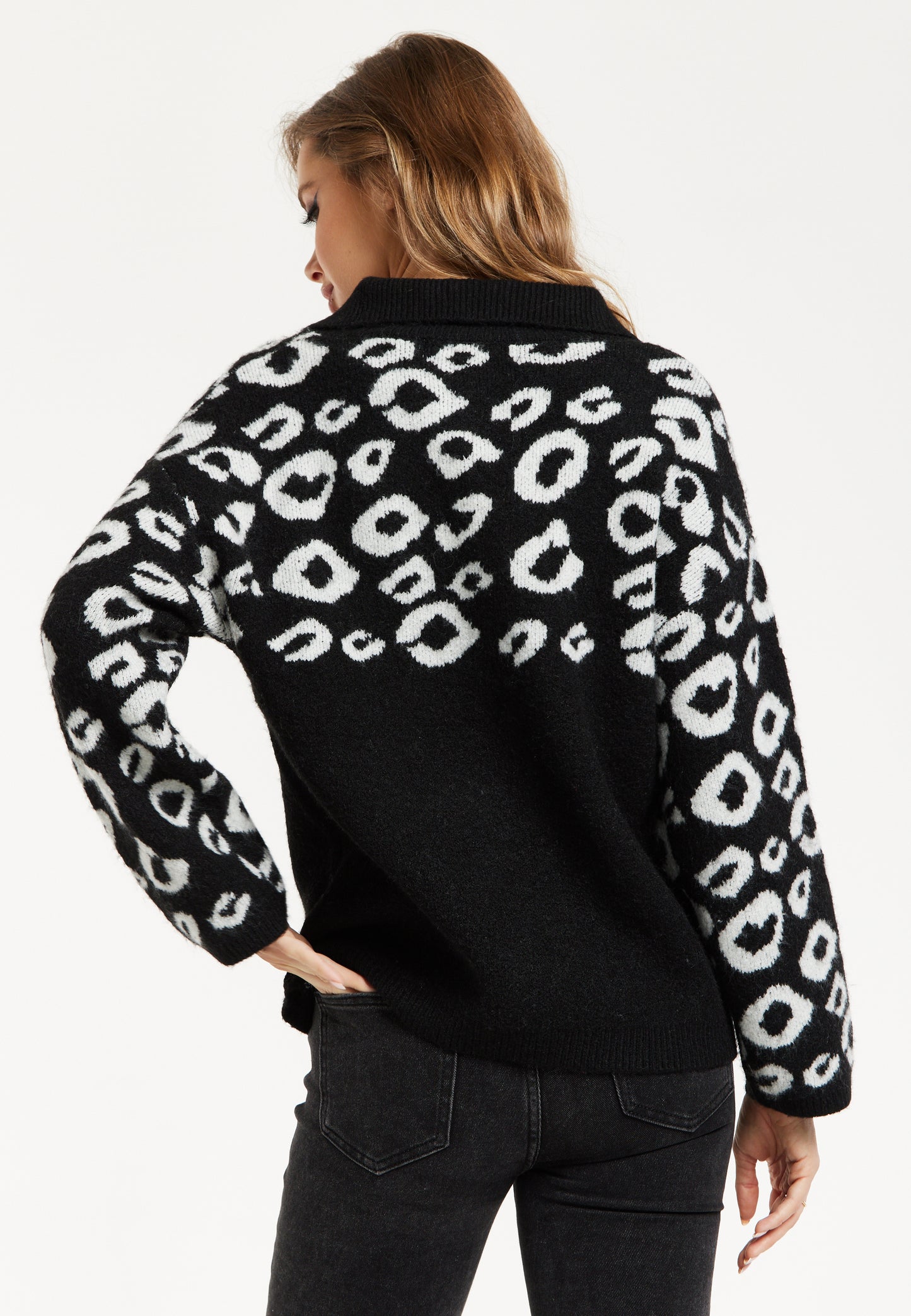 
                  
                    Women's Jumper with Long Sleeves and Front Zip, Black and White Jacquard Animal Pattern, by Liquorish
                  
                