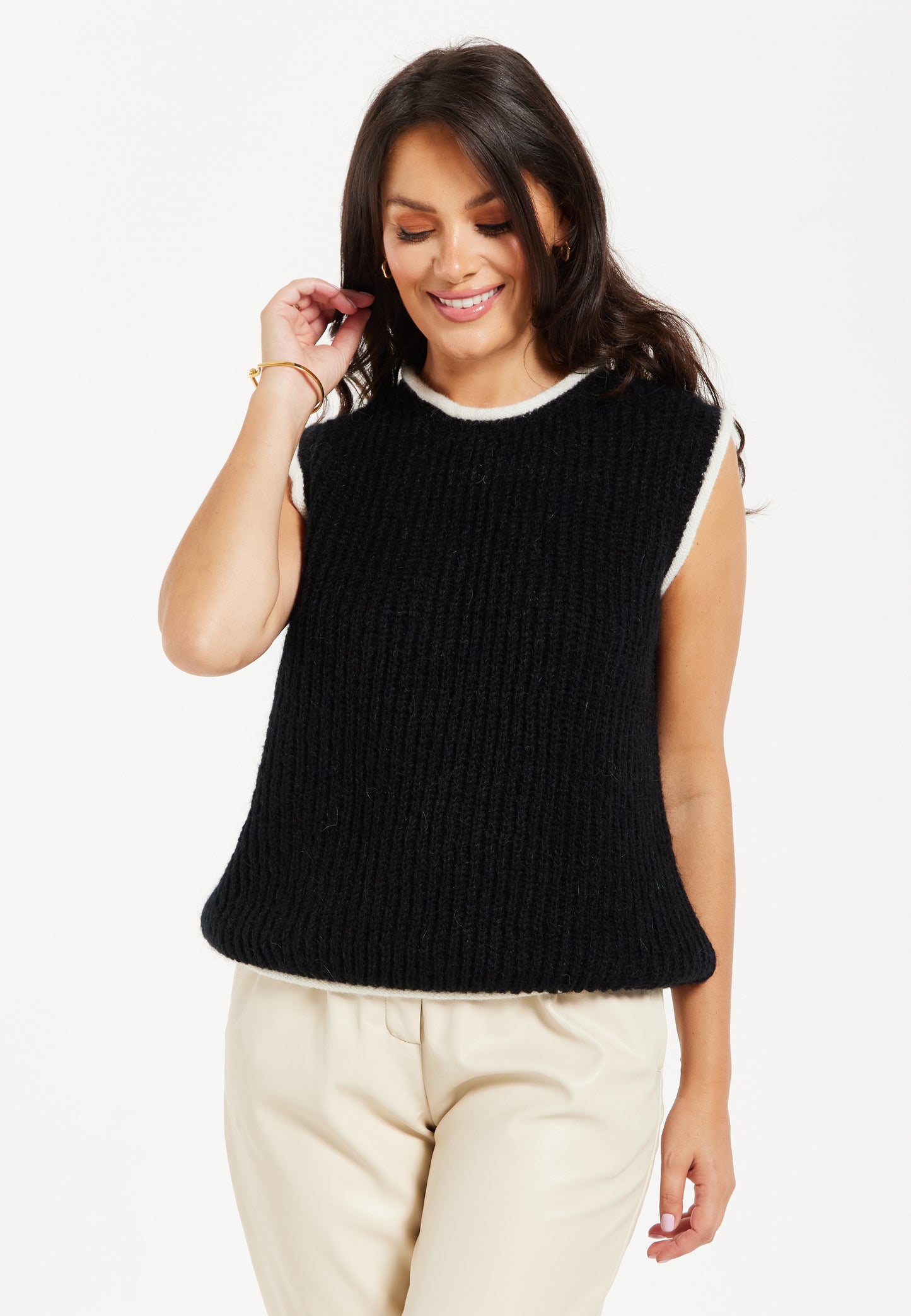 
                  
                    Liquorish Super Soft Sleeveless Ribbed Knit Sweater Vest - Black&White
                  
                