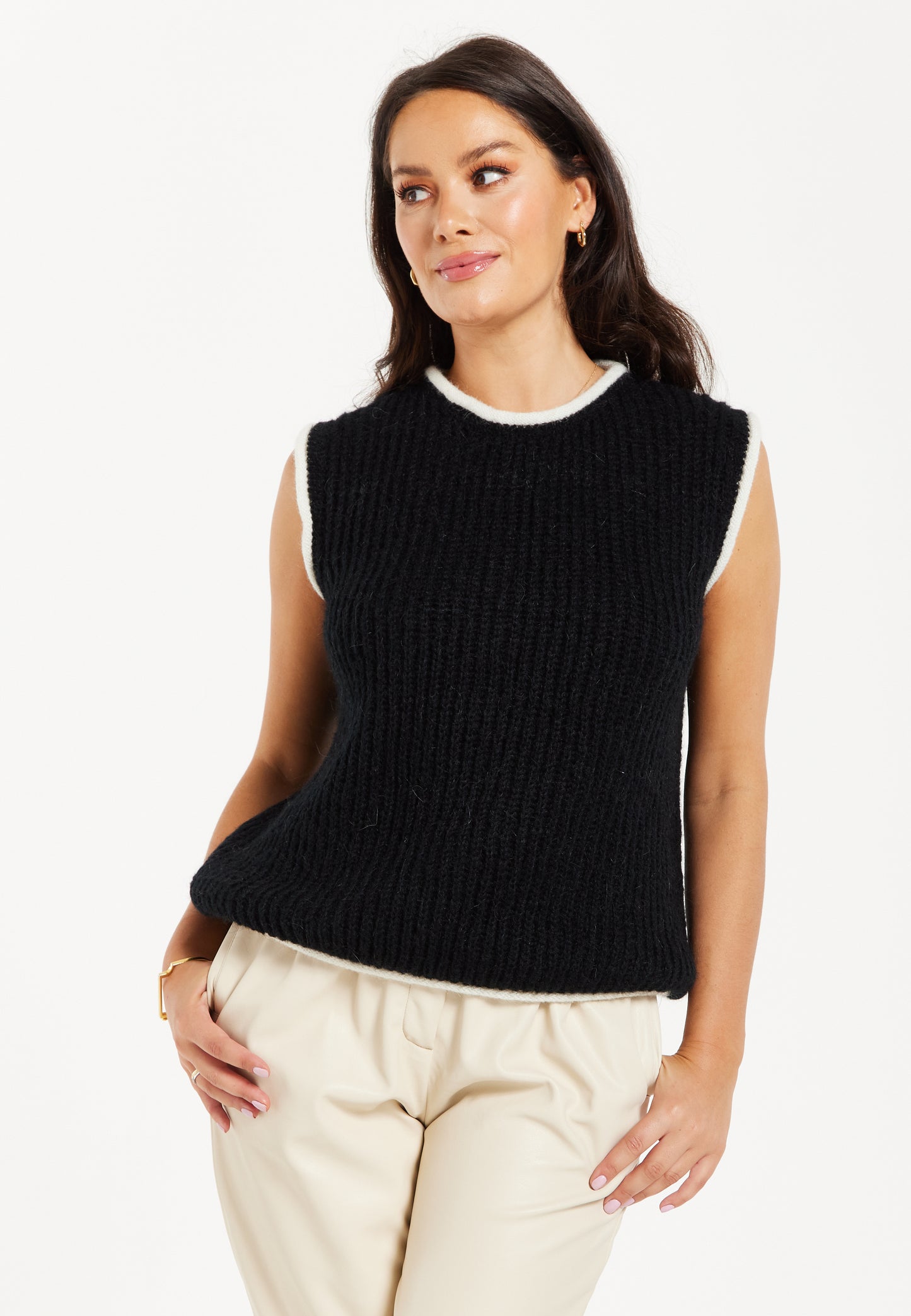 
                  
                    Liquorish Super Soft Sleeveless Ribbed Knit Sweater Vest - Black&White
                  
                