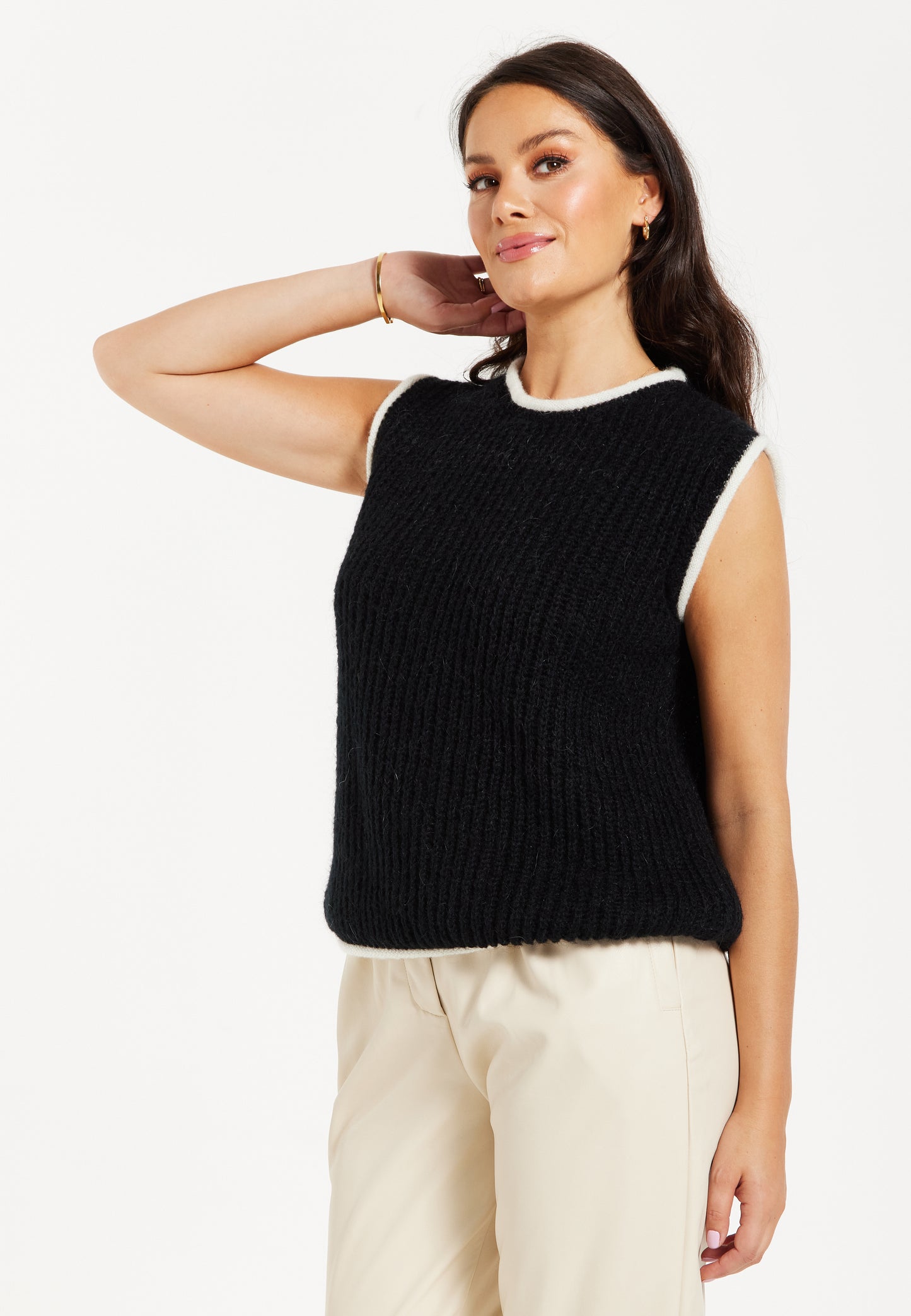 
                  
                    Liquorish Super Soft Sleeveless Ribbed Knit Sweater Vest - Black&White
                  
                