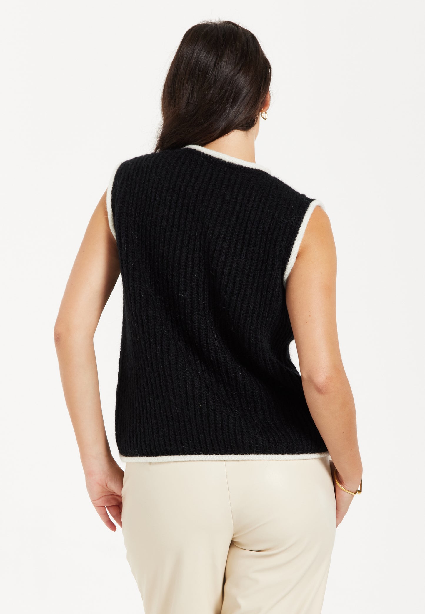 
                  
                    Liquorish Super Soft Sleeveless Ribbed Knit Sweater Vest - Black&White
                  
                