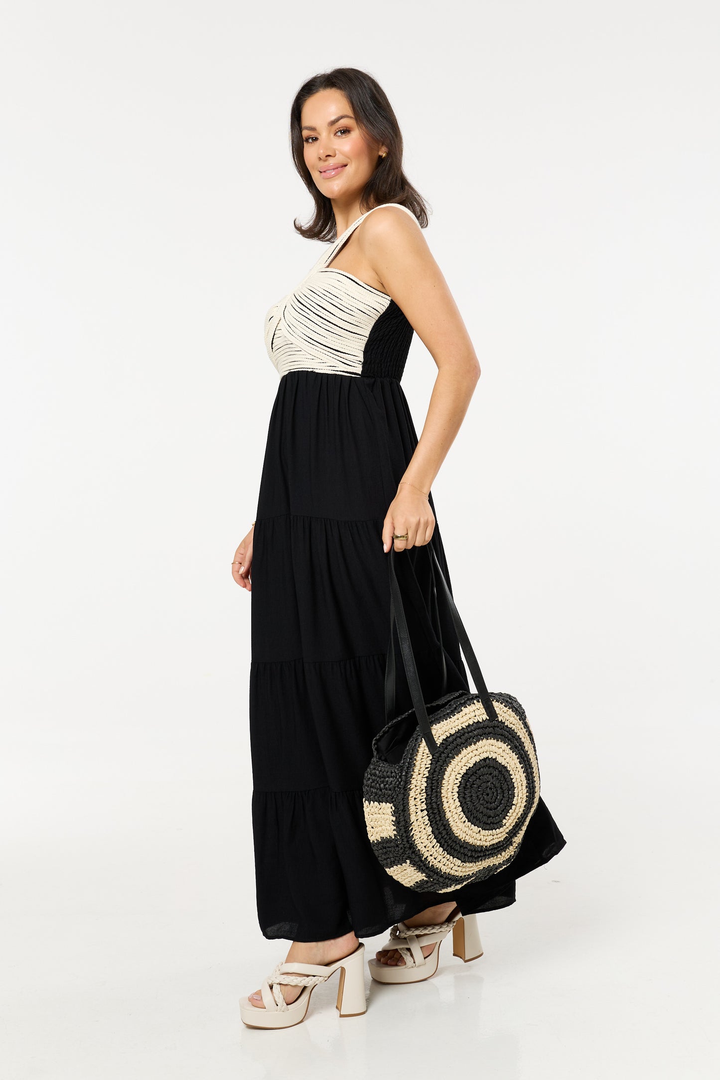 
                  
                    Round Woven Beach Tote Bag
                  
                