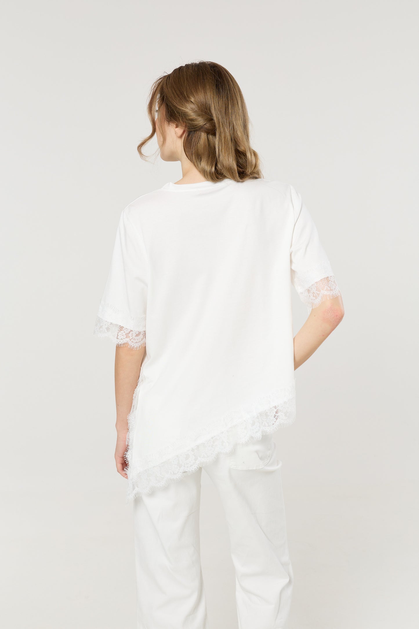
                  
                    White Asymmetric Lace Trim Cotton T-Shirt
                  
                