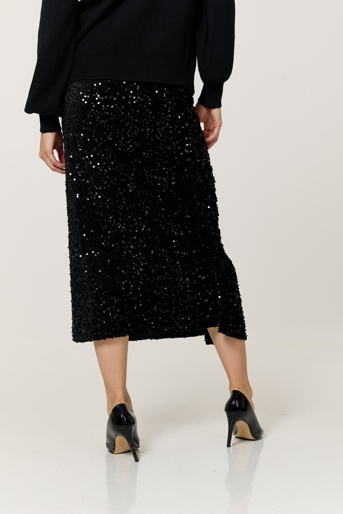 
                  
                    Black Sequin Buckle Midi Skirt
                  
                