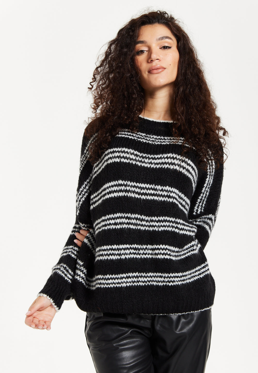 Women's Jumper - Oversized Black and White Striped Knit Sweater with Long Sleeves, Super Soft Comfort and Chic Style