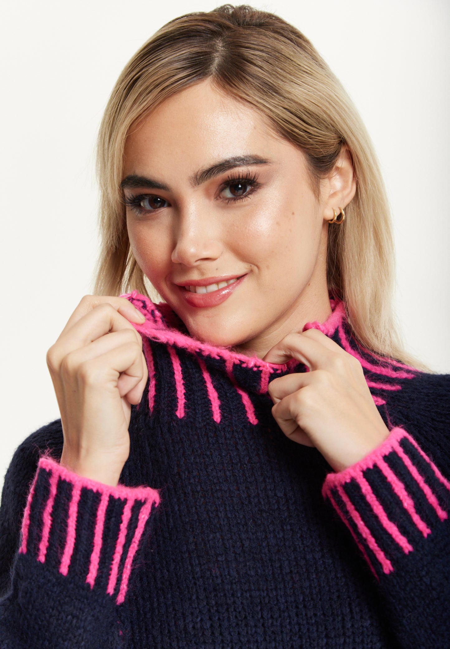 
                  
                    Neon Trim Wool Blend Jumper – Navy
                  
                