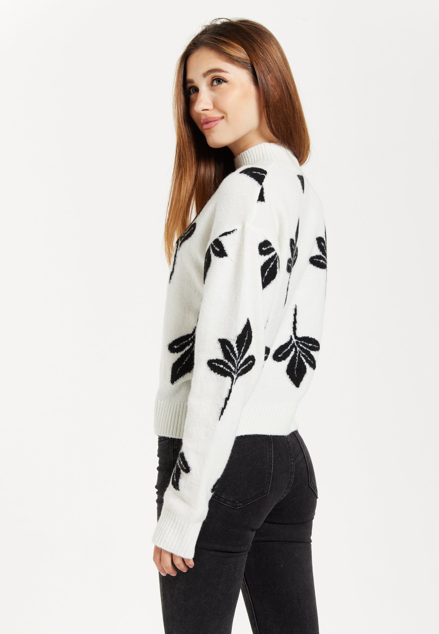 
                  
                    Women's Jumper with Leaf Pattern, High Neck and Long Sleeves for a Cozy Feel
                  
                