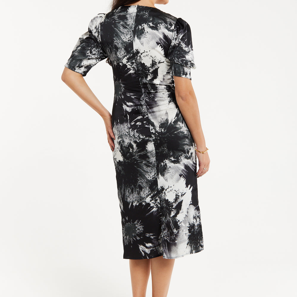 
                  
                    Women's Midi Dress with V Neckline and Short Sleeves in Stylish Mono Abstract Print - Liquorish
                  
                