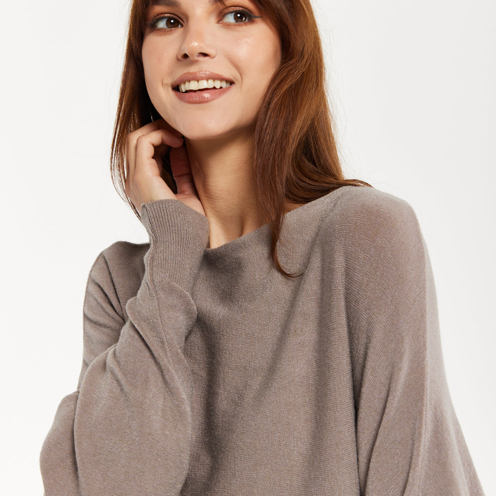 
                  
                    Liquorish Women's Jumper Beige Soft Knit with Batwing Sleeves - Effortless Elegance
                  
                