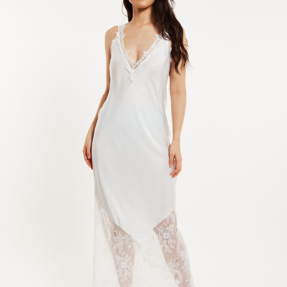 
                  
                    Liquorish Lace Detailed V-Neck Maxi Dress In White
                  
                