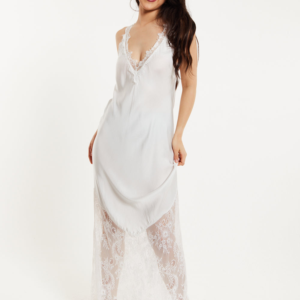
                  
                    Liquorish Lace Detailed V-Neck Maxi Dress In White
                  
                