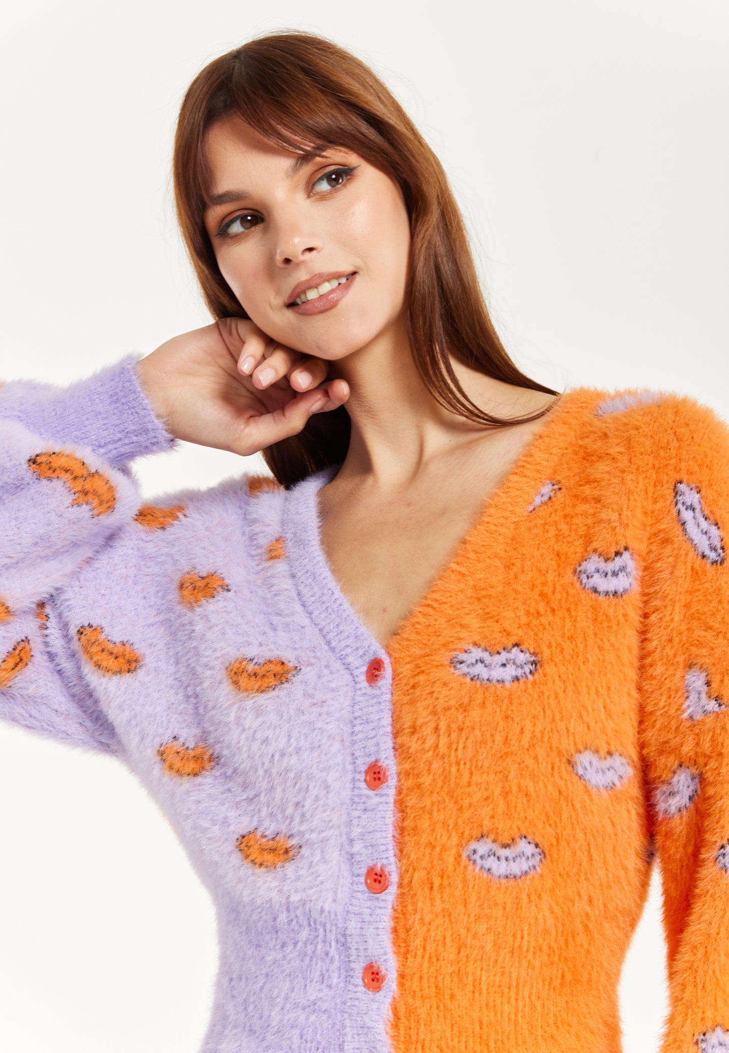 
                  
                    Lip Pattern Fluffy Cardigan Lilac
                  
                