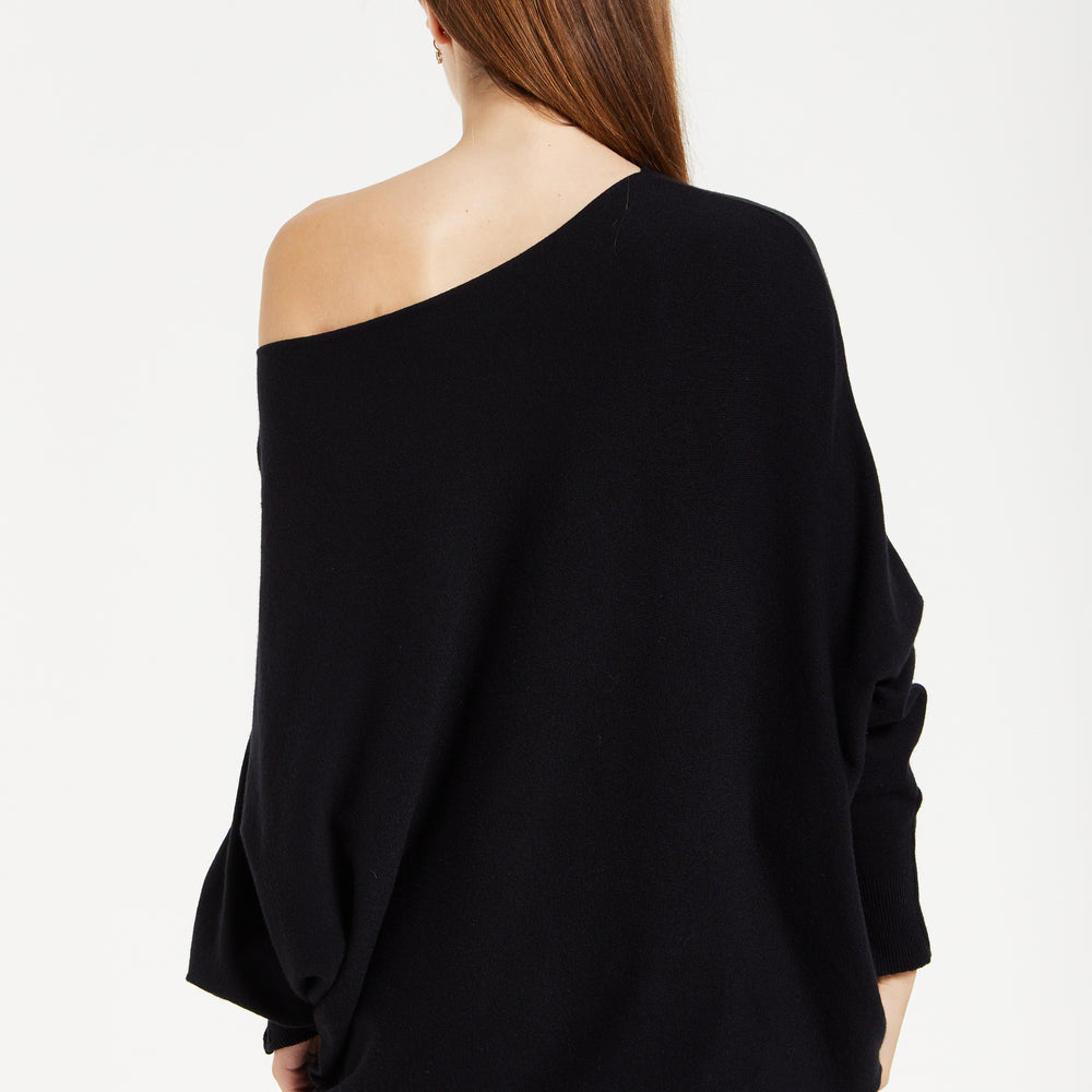 
                  
                    Women's Jumper Black Soft Batwing Sleeve with Relaxed Fit and Elegant Fabric by Liquorish
                  
                