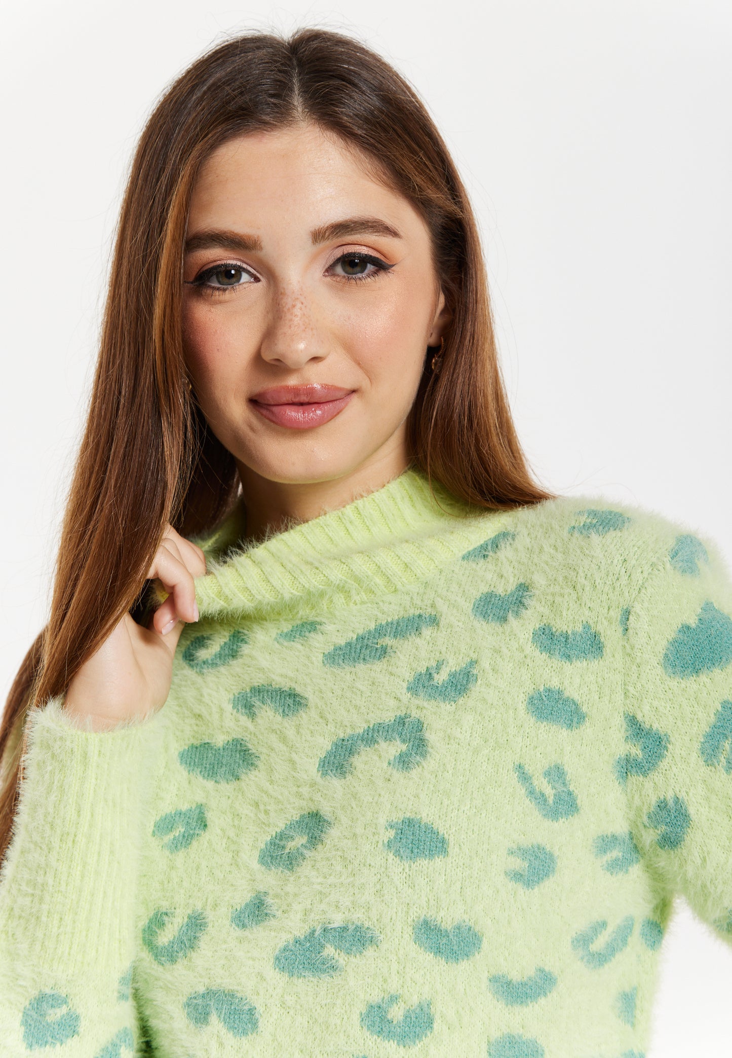 
                  
                    Women's Jumper in Green with Fluffy Texture, Leopard Print, Turtle Neck, and Long Sleeves - Regular Fit
                  
                