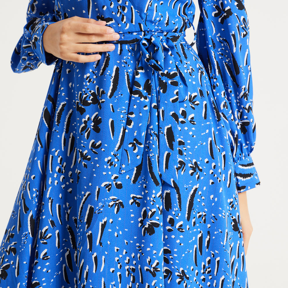 
                  
                    Liquorish Painterly Floral Print Midi Dress In Blue
                  
                