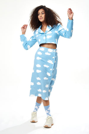Liquorish Cloud Print Skirt in Blue