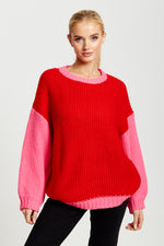 Liquorish Contrast Sleeve Jumper In Pink And Red