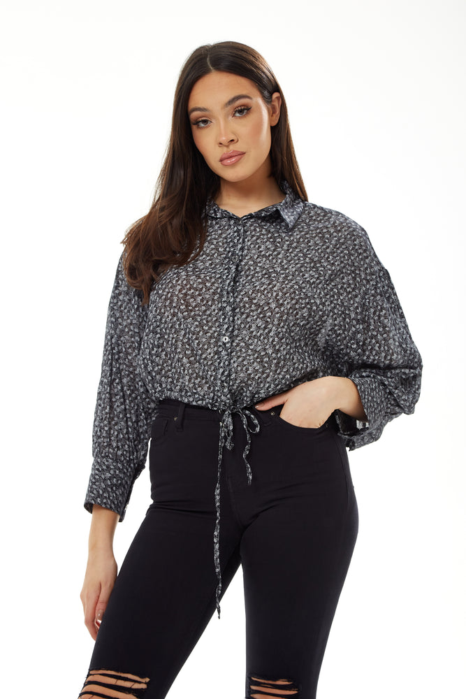 Liquorish Painterly Print Crop Shirt in Grey