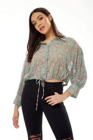 Liquorish Floral Print Crop Shirt in Mint Green
