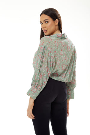 Liquorish Floral Print Crop Shirt in Mint Green