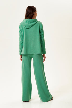 Liquorish hooded sweatshirt with front pocket and drawstring detail in green