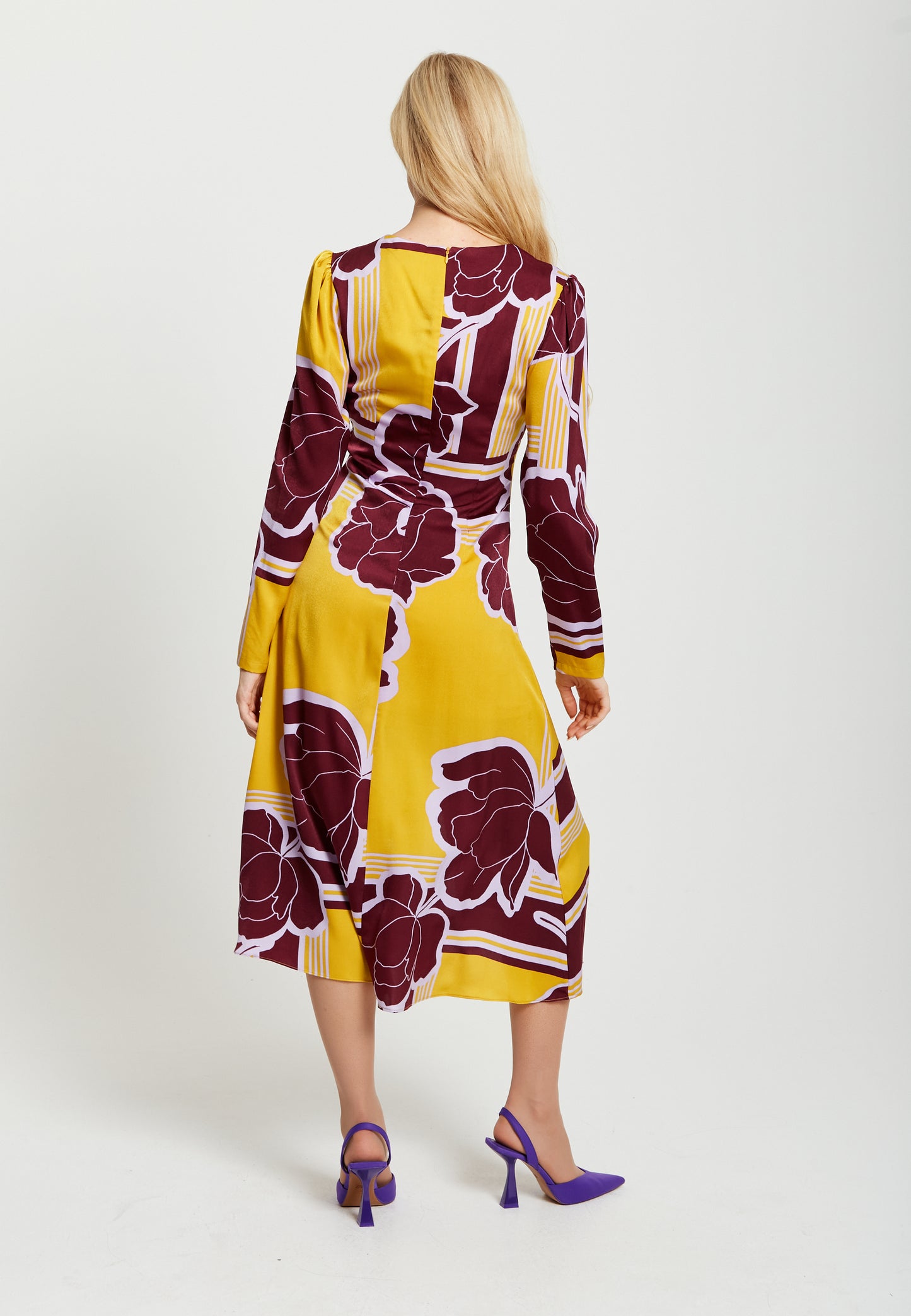 
                  
                    Liquorish Geometric Floral Print Knotted Midi Dress In Mustard And Burgundy
                  
                