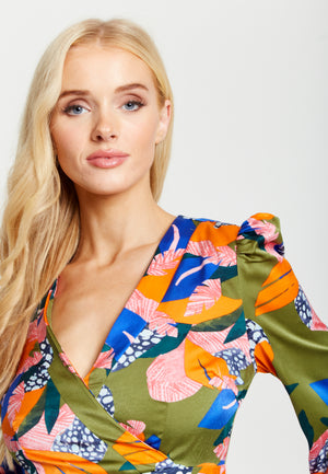 Liquorish Abstract Leaf Print Midi Dress In Olive