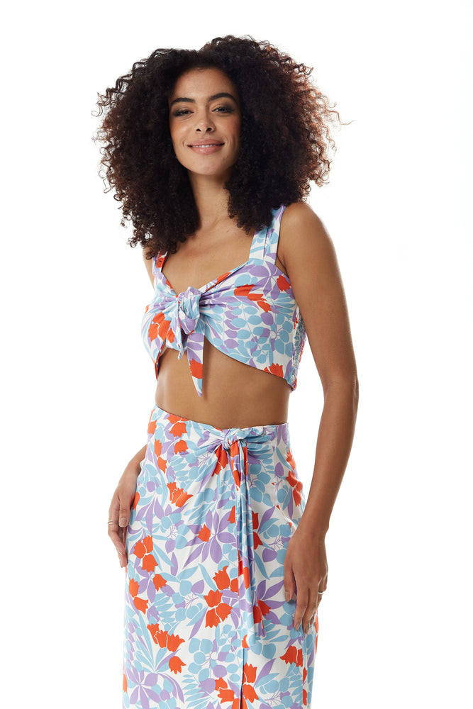 Liquorish Tie Front Floral Print Crop Top in Blue and Red