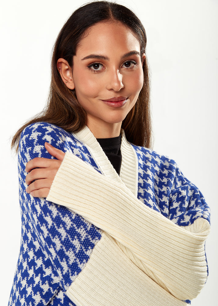Exclusive Liquorish Midi Houndstooth Pattern Cardigan In Blue & Cream