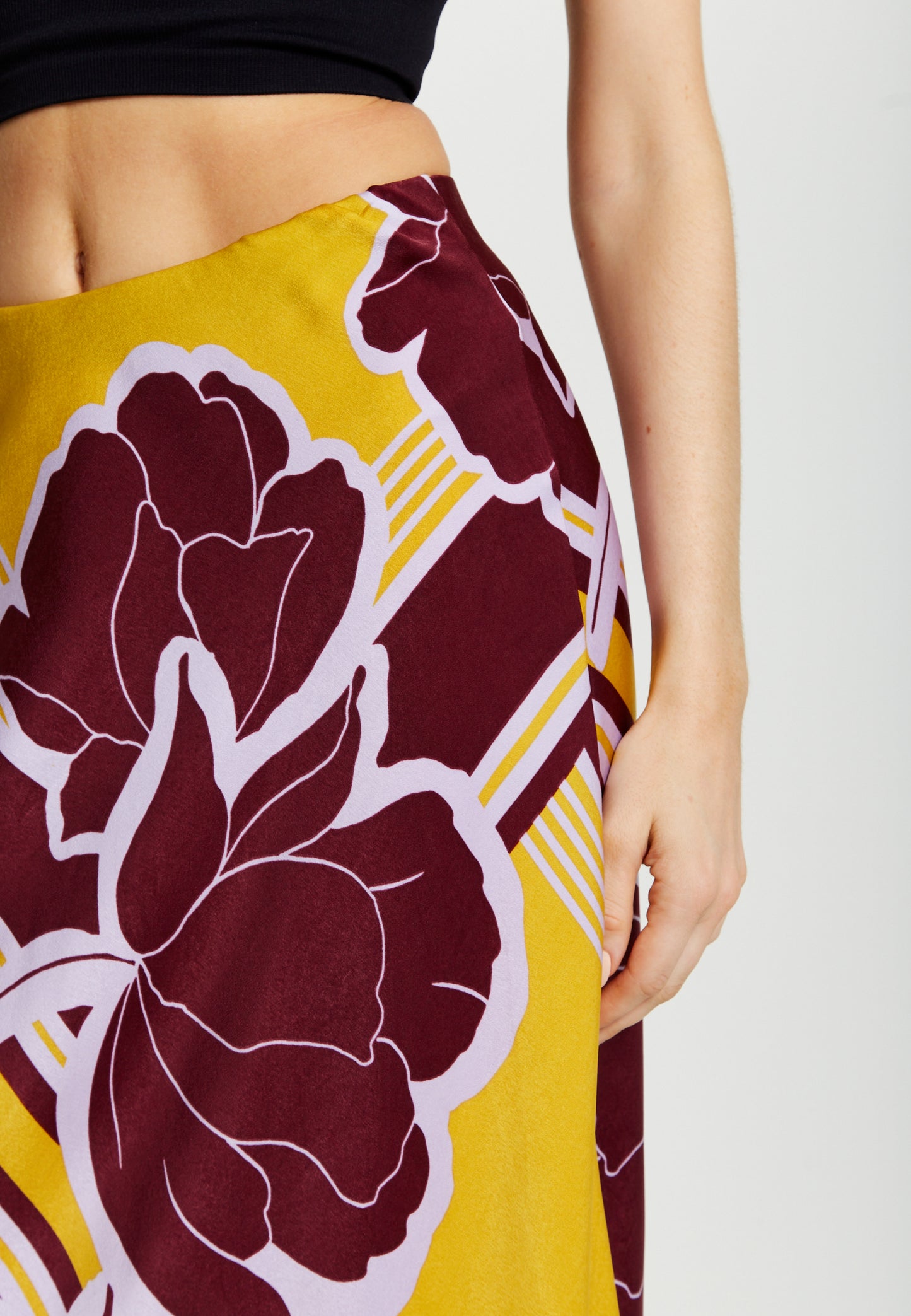 
                  
                    Liquorish Geometric Floral Print Midi Skirt In Mustard And Burgundy
                  
                