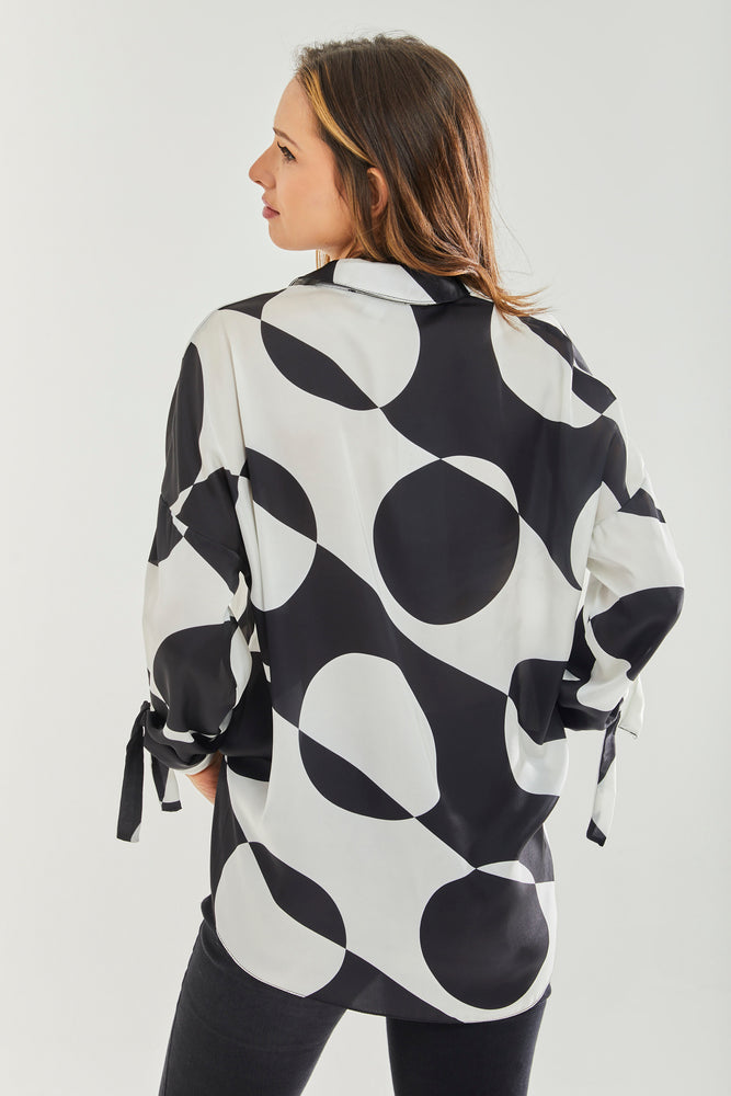 Liquorish Blouse with Oversized Polka Stripe Pattern in Black & White